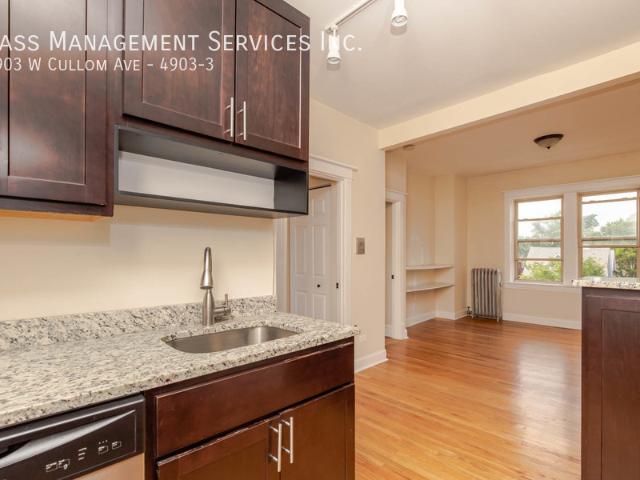 2 BR, 1 BA Apartment 4903 W Cullom Ave, Chicago, IL 60641