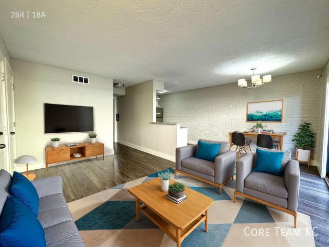2 BR, 1 BA Apartment 4916 Grand Ave, Kansas City, MO 64112