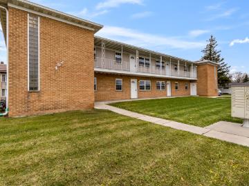 2 BR, 1 BA Apartment 492 E Merrill Ave, Fond du Lac, WI 54935