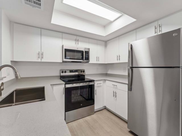 2 BR, 1 BA Apartment 4937 West Myrtle Avenue Unit 106, Glendale, AZ 85301