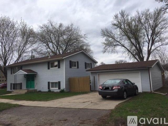 2 BR, 1 BA Apartment 403 8 1 2 Ave NW, Unit Down, Rochester, MN 55901