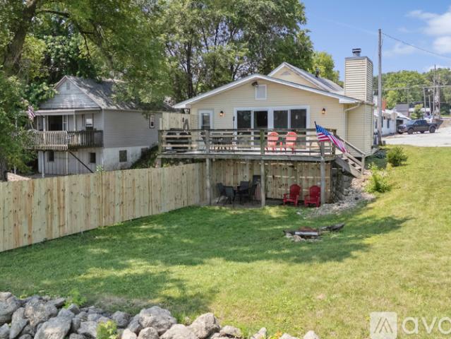 2 BR, 1 BA Apartment 403 River Dr, Princeton, IA 52768