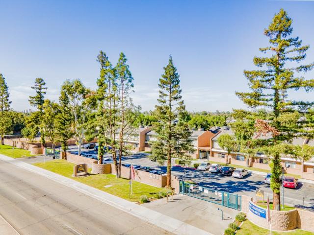2 BR, 1 BA Apartment 400 White Ln Unit 080, Bakersfield, CA 93307