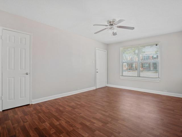 2 BR, 1 BA Apartment 400 Garden Ln Unit A, Mobile, AL 36611