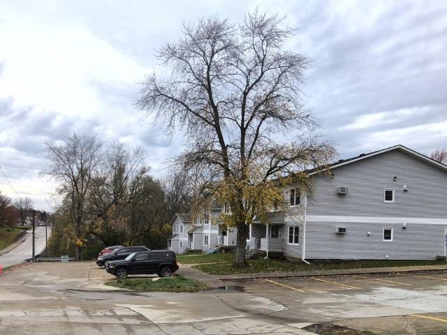 2 BR, 1 BA Apartment 402 416 East Main St Bethany, IL 61914