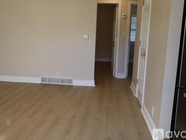 2 BR, 1 BA Apartment 402 Watrous Ave, Des Moines, IA 50315