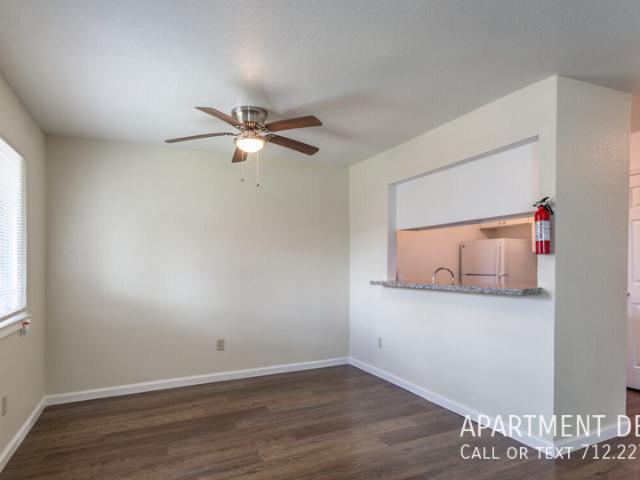 2 BR, 1 BA Apartment 407 Lakeview DrÂ, Clute, TX 77531