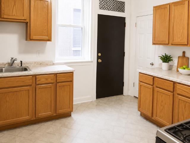 2 BR, 1 BA Apartment 404 S Maple Ave, Oak Park, IL 60302