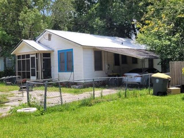 2 BR, 1 BA Apartment 4060 Ernest St, Jacksonville, FL 32205