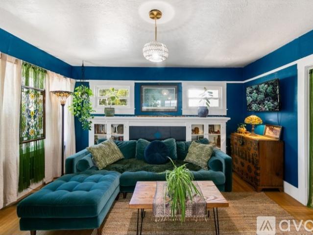 2 BR, 1 BA Apartment 4080 2nd Avenue, Sacramento, CA 95817