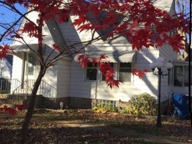 2 BR, 1 BA Apartment 4080 Joyce Ave, Unit B, Waterford Township, MI 48329