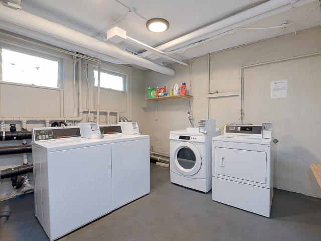 2 BR, 1 BA Apartment 409 Eastlake Ave E Unit 301, Seattle, WA 98109