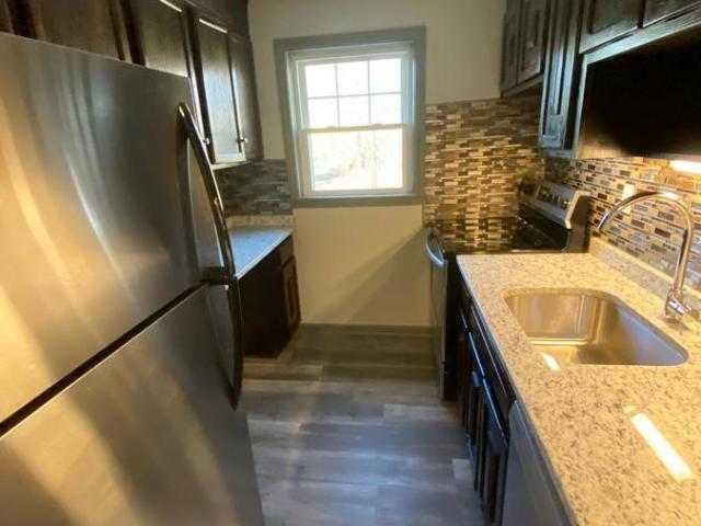 2 BR, 1 BA Apartment 40 Hillside St, East Hartford, CT 06108