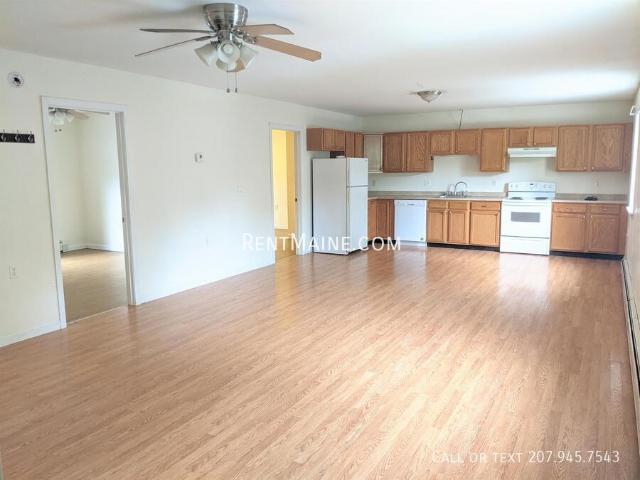 2 BR, 1 BA Apartment 40 Vafiades Ave, Hermon, ME 04401