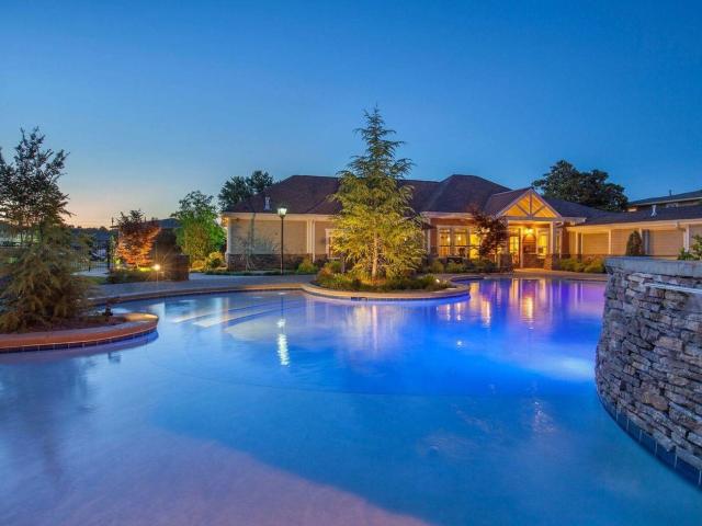2 BR, 1 BA Apartment 4100 Memorial Pkwy SW Unit 4100E, Huntsville, AL 35802