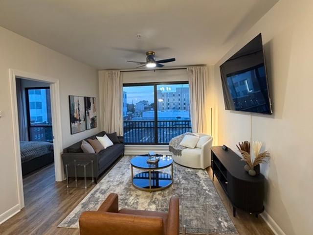 2 BR, 1 BA Apartment 411 West Washington Street, Unit 1, Greensboro, NC 27401