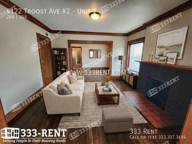 2 BR, 1 BA Apartment 4122 Troost Ave #2, Kansas City, MO 64110