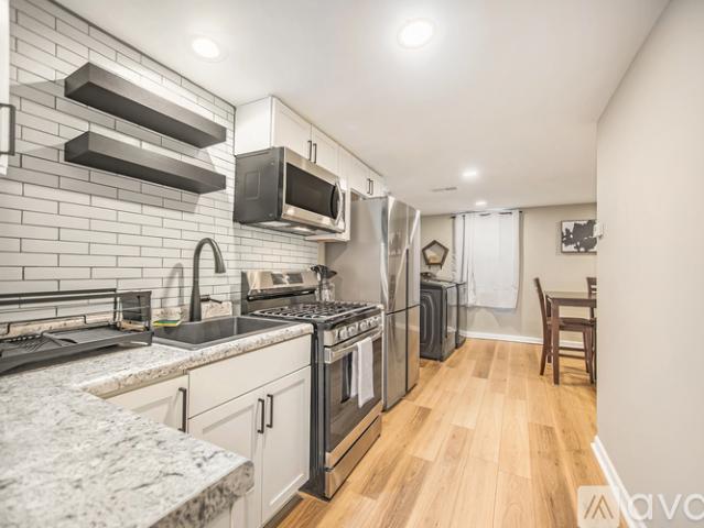 2 BR, 1 BA Apartment 417 6th St NW, Grand Rapids, MI 49504
