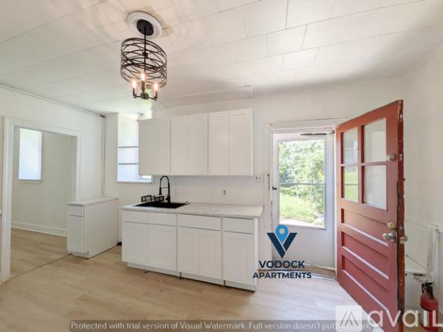 2 BR, 1 BA Apartment 417 N Walnut St, Unit b, Waterbury, CT 06704