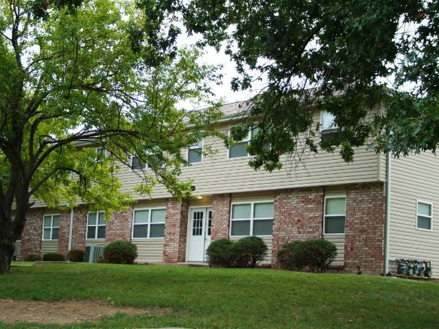 2 BR, 1 BA Apartment 41 NE 60th Terrace Unit 20 W111.1B, Kansas City, MO 64118