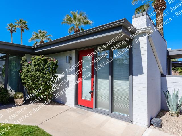 2 BR, 1 BA Apartment 4202 N 38th St, Phoenix, AZ 85018