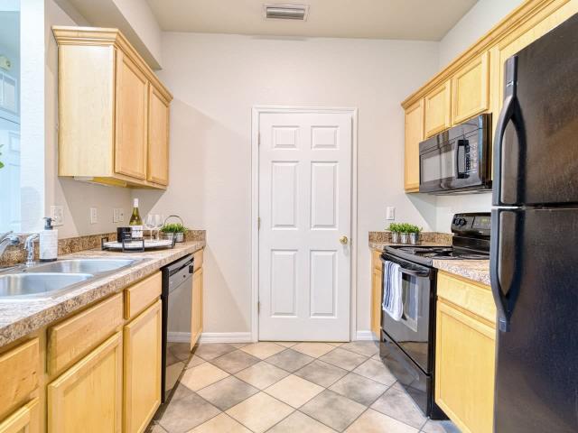 2 BR, 1 BA Apartment 4203 Southwest 31st Drive Unit 4131 201, Gainesville, FL 32608
