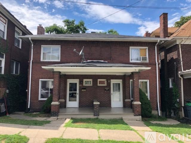 2 BR, 1 BA Apartment 421 North Third Street, Jeannette, PA 15644