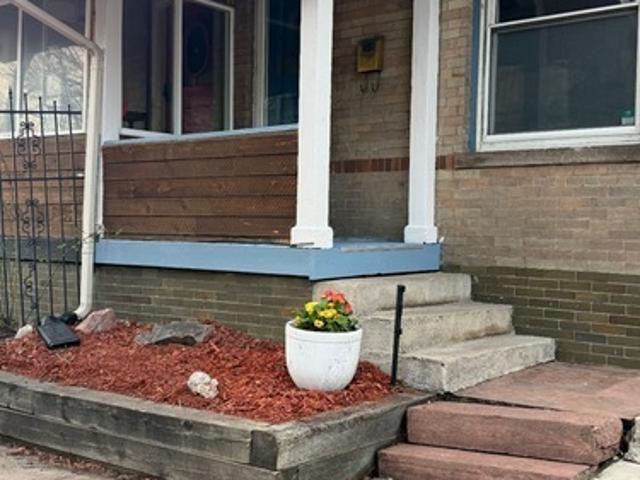 2 BR, 1 BA Apartment 422 East 6th Avenue, Unit 1, Denver, CO 80203
