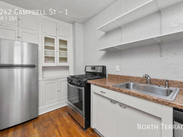 2 BR, 1 BA Apartment 4242 Campbell St, Kansas City, MO 64110