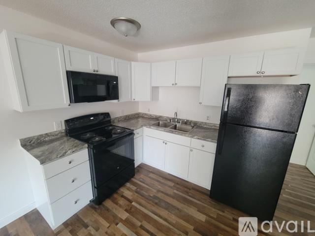 2 BR, 1 BA Apartment 425 10th St N, Unit 2, La Crosse, WI 54601