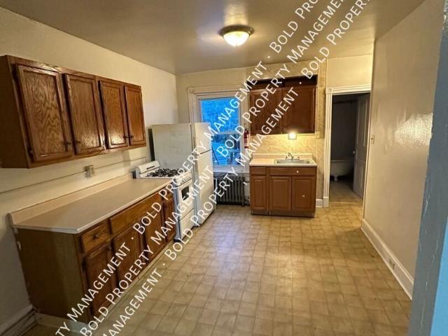 2 BR, 1 BA Apartment 425 S 15th Sreet, Reading, PA 19602