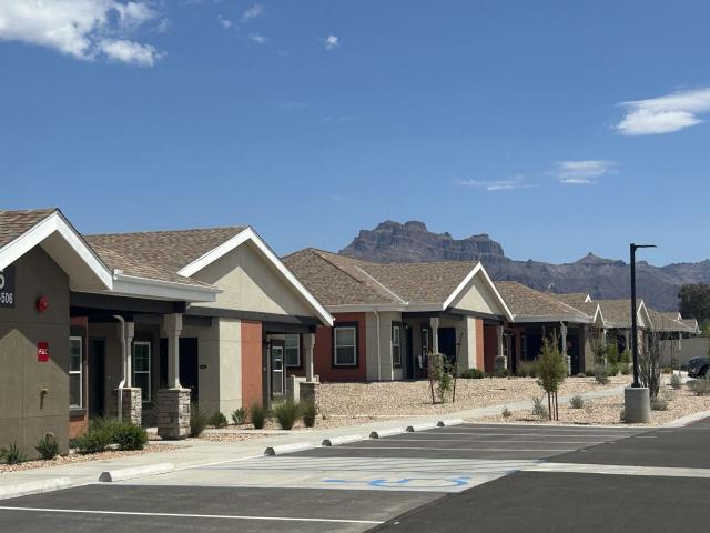2 BR, 1 BA Apartment 430 E. Junction Street Unit 1005, Apache Junction, AZ 85119