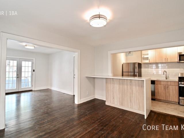2 BR, 1 BA Apartment 4318 Mercier St Kansas City, MO 64111