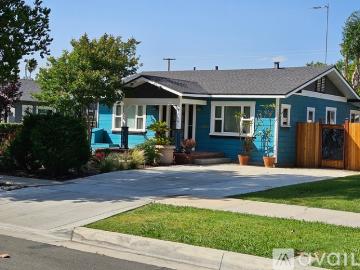 2 BR, 1 BA Apartment 4359 Elmwood Court, Riverside, CA 92506