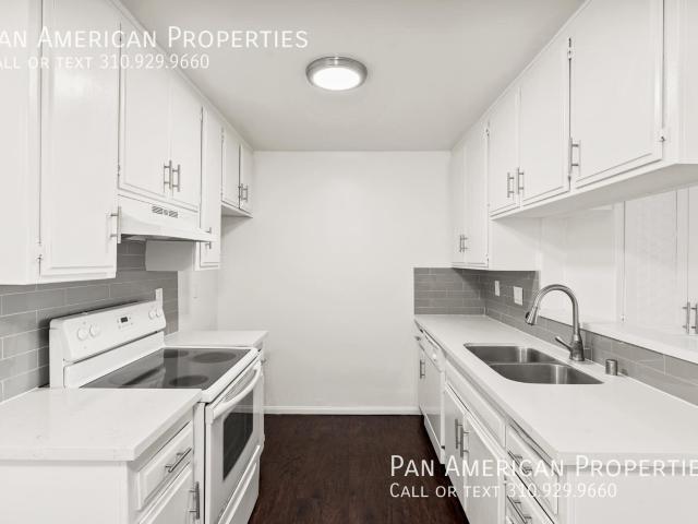 2 BR, 1 BA Apartment 4366 Menlo Ave, San Diego, CA 92115