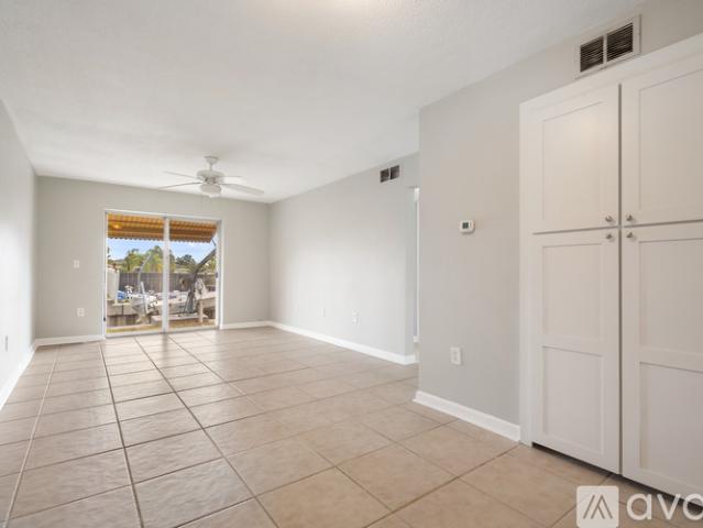 2 BR, 1 BA Apartment 439 Paula Dr S, Unit 107, Dunedin, FL 34698