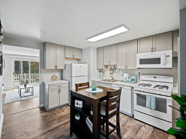 2 BR, 1 BA Apartment 43 Salix Court Unit 0002, Middle River, MD 21220