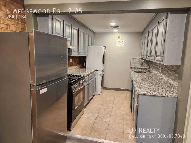 2 BR, 1 BA Apartment 4 Wedgewood Dr, Bloomfield, CT 06002