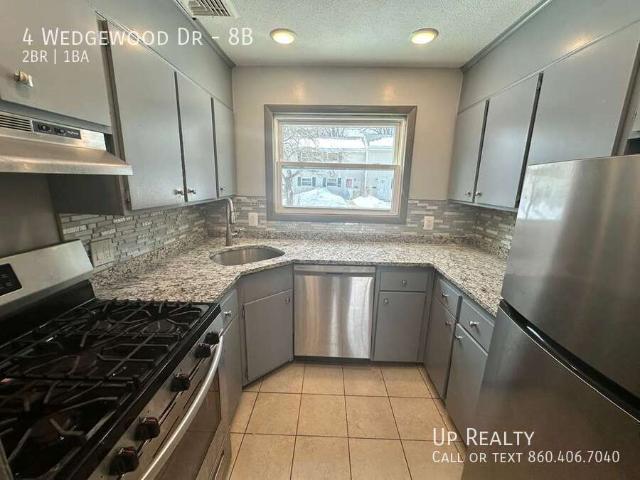 2 BR, 1 BA Apartment 4 Wedgewood Dr, Bloomfield, CT 06002