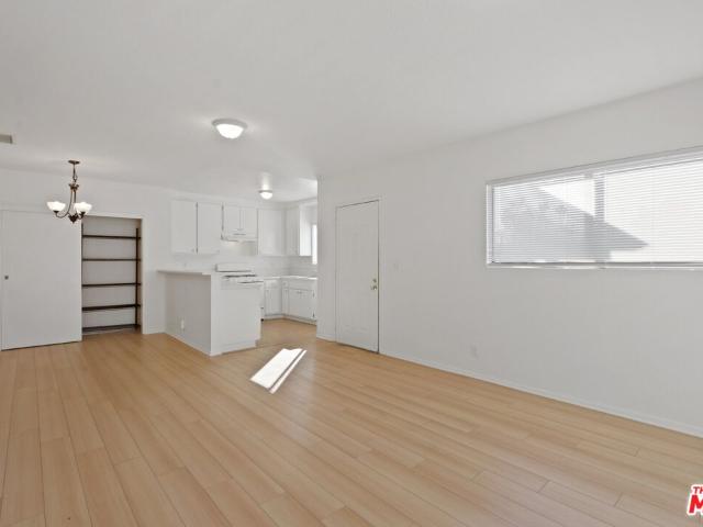 2 BR, 1 BA Apartment 5429 Troost Avenue, Valley Village, CA 91601
