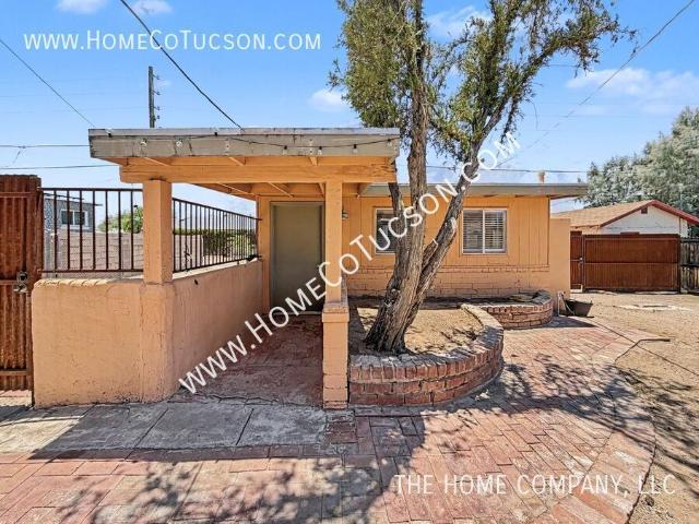 2 BR, 1 BA Apartment 542 E SPEEDWAY BLVD, TUCSON, AZ 85705