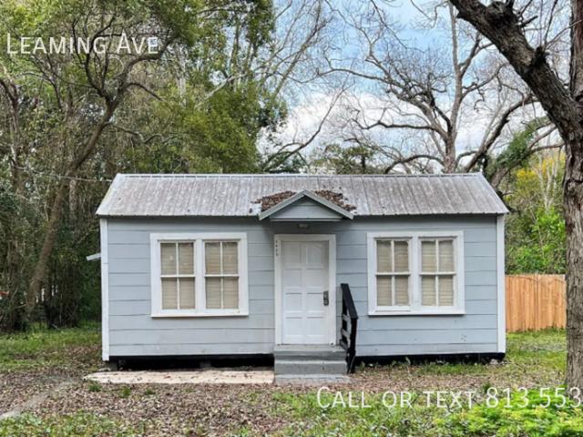 2 BR, 1 BA Apartment 5433 Leaming Ave, Jacksonville, FL 32254