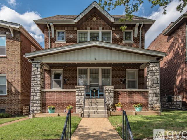 2 BR, 1 BA Apartment 5441 Lisette Avenue, Unit A, St. Louis, MO 63109