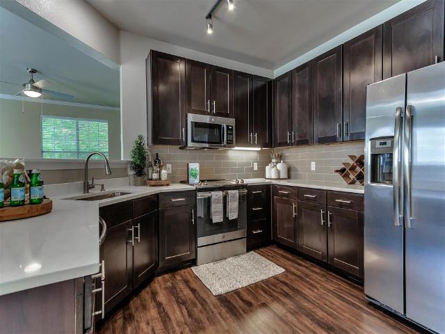 2 BR, 1 BA Apartment 5445 Caruth Haven Lane Unit 1422, Dallas, TX 75225