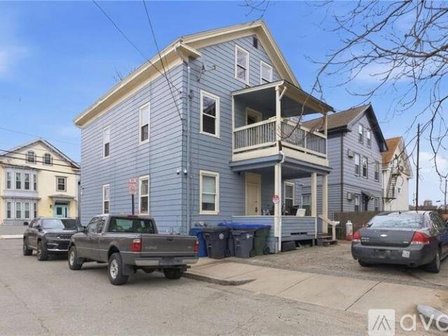 2 BR, 1 BA Apartment 54 Candace St, Unit 2, Providence, RI 02908