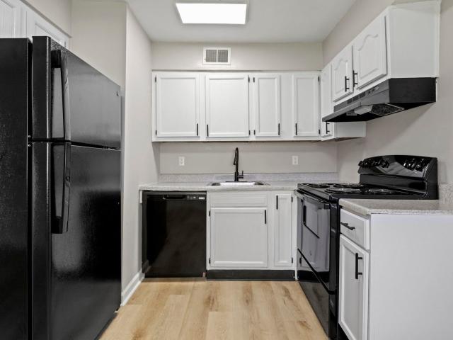 2 BR, 1 BA Apartment 5500 Pleasant Hill Circle Unit 5583D, Indianapolis, IN 46224