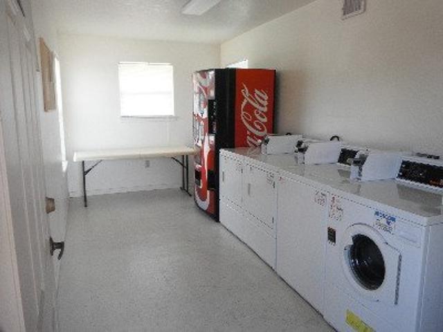 2 BR, 1 BA Apartment 550 N Montgomery St Giddings, TX 78942