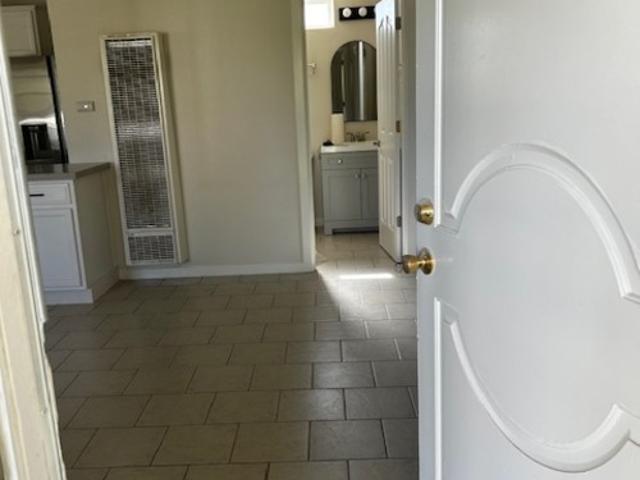 2 BR, 1 BA Apartment 5588 South Gledhill Avenue, Olivehurst, CA 95961