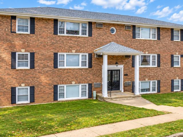 2 BR, 1 BA Apartment 562 S Church Street, Decatur, IL 62522