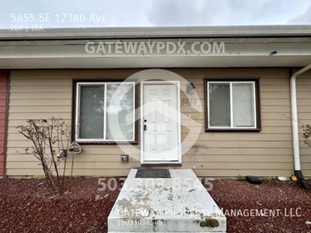 2 BR, 1 BA Apartment 5655 SE 123rd Ave, Portland, OR 97236